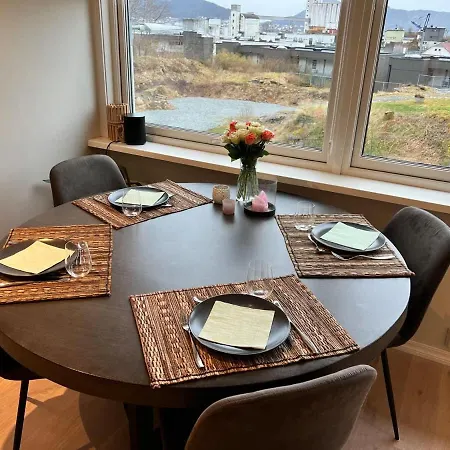 Holiday home Sea View & Balcony - Top-floor Near Old Bergen