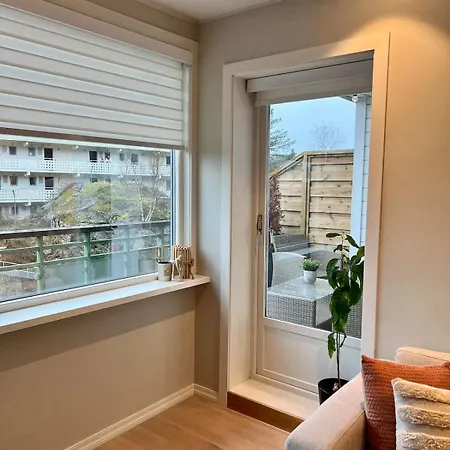 Holiday home Sea View & Balcony - Top-floor Near Old