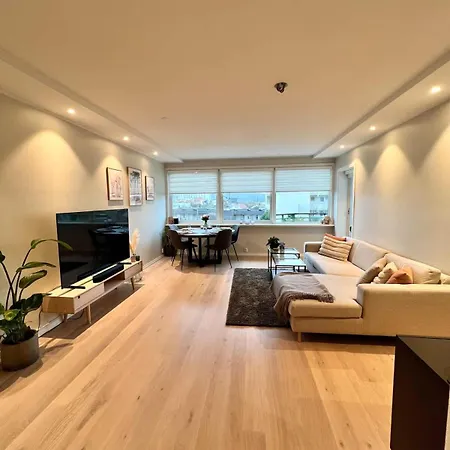 Sea View & Balcony - Top-floor Near Old Tatil Evi Bergen